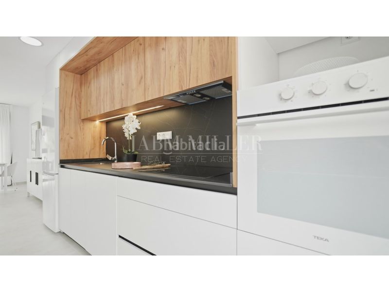 Foto fa8b4fbe-5d74-471f-a59a-447e21c45859. Casa adossada amb aparcament a Cox