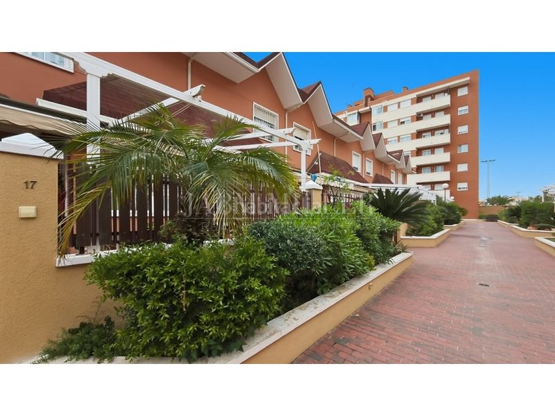 Foto 335ba271-a576-4927-a149-1bedab2e4e5d. Casa con riscaldamento parcheggio piscina in Ciutat Universitària Elche / Elx