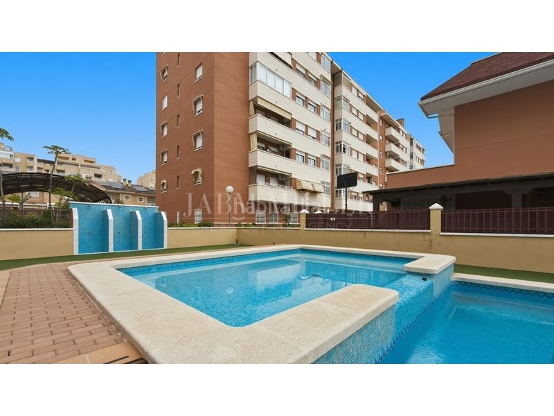 Foto 90b385a6-4d73-4b19-b23b-102ec24a0fc4. Casa con riscaldamento parcheggio piscina in Ciutat Universitària Elche / Elx