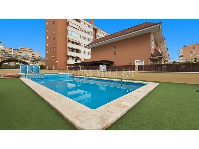Foto b3b40421-4270-4fab-8567-8aae5bb018d1. Casa con riscaldamento parcheggio piscina in Ciutat Universitària Elche / Elx