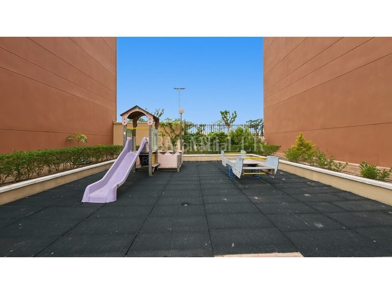 Foto d4919264-a859-4c99-b043-16cc4c69e15d. Casa con riscaldamento parcheggio piscina in Ciutat Universitària Elche / Elx