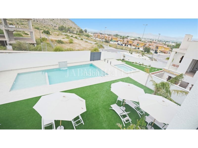 Foto 359568e9-522b-4dbb-b81d-b24db47a32bd. Casa amb aparcament a Cox