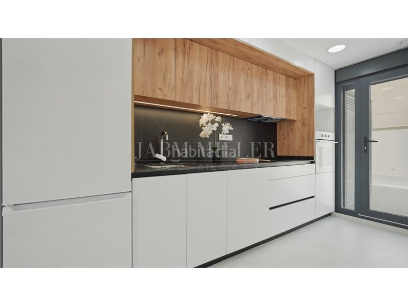 Foto a6fd6f2c-0281-4d1a-98b2-0e23898d00e7. Casa amb aparcament a Cox