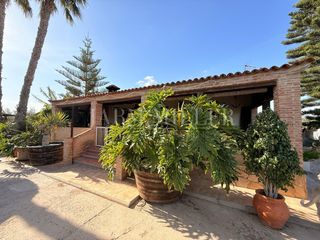 Chalet in Las Bayas. Magnifico chalet en las bayas elche