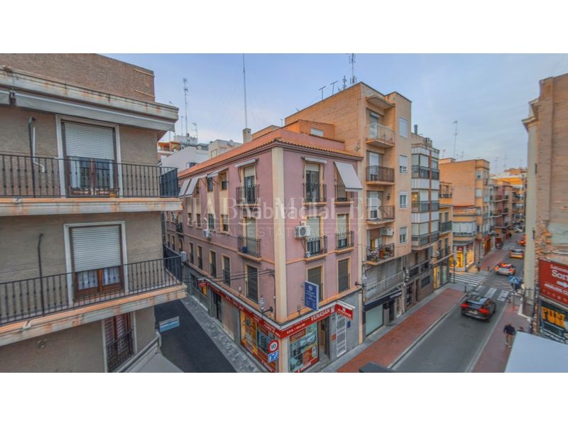 Foto b197644a-ba2d-44e9-a906-bfa731559de5. Àtic amb calefacció a Plaza Crevillente - Antiguos Juzgados - El Asilo Elche / Elx
