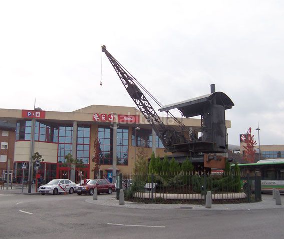Foto e16bd575-b6a1-405f-99f1-e7d2e678c385. Planta baixa amb calefacció piscina a Villalba Estación Collado Villalba