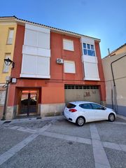 Local Comercial en Calahorra. Amplio local comercial en venta, 72 m en calle principal. aprove