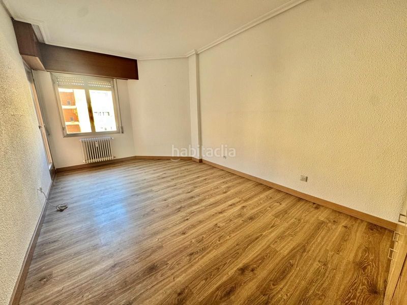 Foto af392a89-160d-4e7f-88ff-2cc5b83939f2. Apartament amb calefacció a Gran Via Logroño