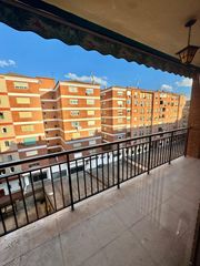 Apartament  Perez gald�s. Amplio apartamento en avenida, 4 dormitorios, 2 ba�os, cocina in