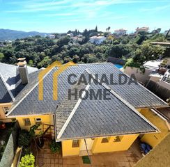 Casa aparellada  Carrer sot de can puig. Chalet pareado en vistamar