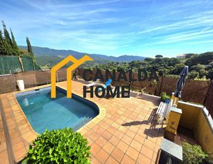 Casa bifamiliare  Carrer sot de can puig. Chalet pareado en vistamar