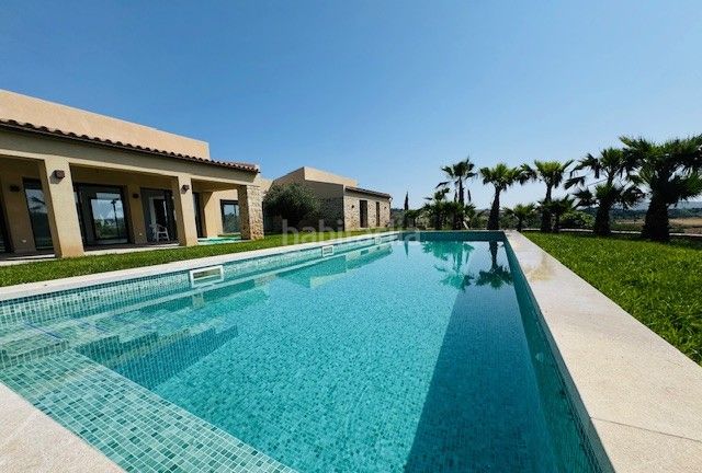 Foto c5cec47b-cc6d-4e02-b029-e5dc26e94fb3. Masia amb aparcament piscina a Manacor centre Manacor