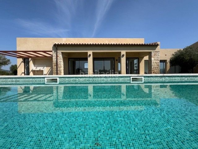 Foto dccd3a46-7a44-4717-902c-70c463076a2f. Masia amb aparcament piscina a Manacor centre Manacor