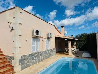 Chalet  Carrer margalides 3. Chalet con piscina en sa coma, mallorca