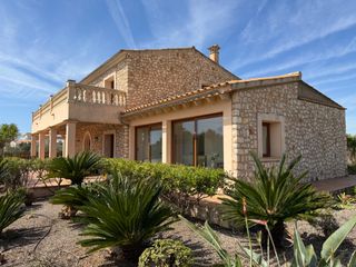 Affitto Casale in Camí de la mar 56. Alquiler preciosa finca rústica en la exclusiva zona de cala mor