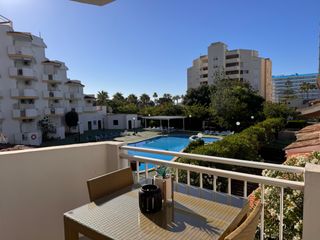 Pis a Sant Llorenç des Cardassar. Piso junto a la playa con piscina en sa coma
