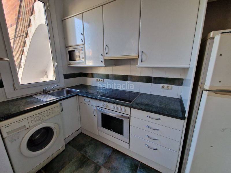 Foto 4985e754-f8ee-4eed-a1dd-e234ff157a65. Casa amb aparcament a Creu de la Mà Figueres