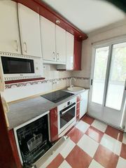 Appartement à Calle doctor fleming 11. Piso centrico y luminoso