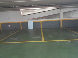 Lloguer Aparcament cotxe a Calle m.santa maría de retuerta 3. Garaje