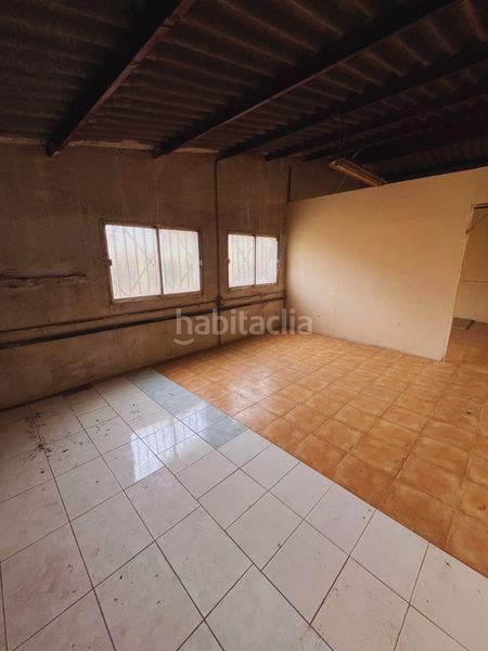 Foto 5c4618d6-28e1-4ba5-89e1-53d0a1c94548. Nau industrial a Laguna Park Parla