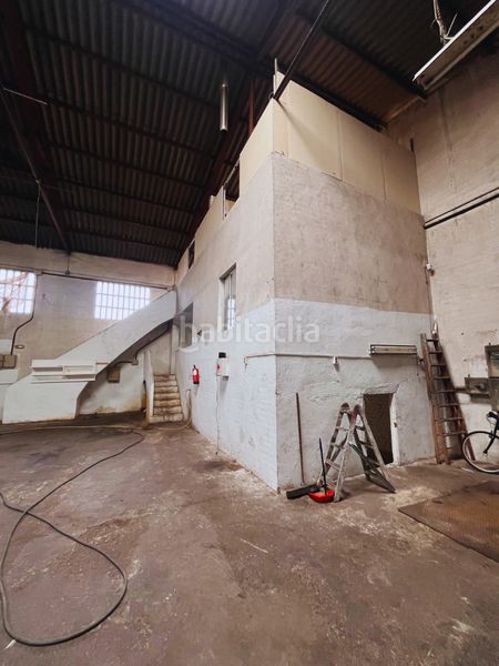 Foto c02634f0-25c5-4179-a03d-0e4f27a108ef. Nau industrial a Laguna Park Parla