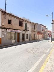 Casa a schiera in Polán. Propiedad con gran potencial de rehabilitación e inversión en po