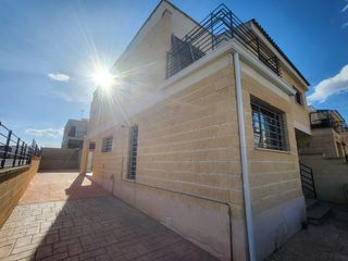 Casa  Canteras. Espectacular vivienda, patio espacioso y excelentes calidades