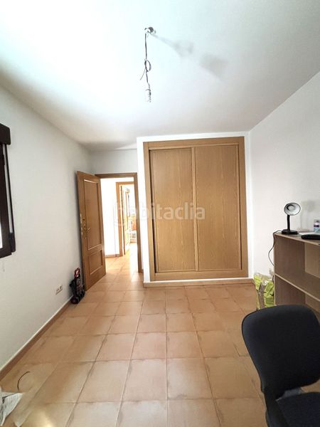 Foto 695daeea-4e71-4202-a37a-50fbcb02e2b7. Casa amb calefacció aparcament a Polán