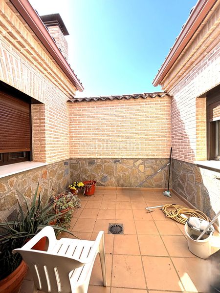Foto 01cb8dd6-f984-49c7-a36c-9e8c36dcfa24. Casa amb aparcament a Polán