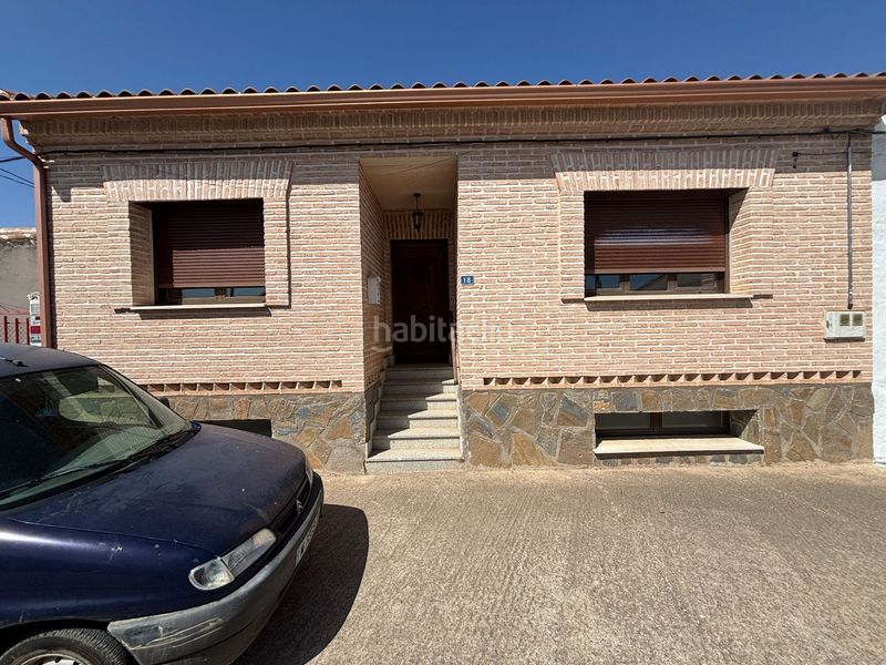 Foto a85868b8-e71a-4f93-8de3-72e60d712f35. Casa amb aparcament a Polán