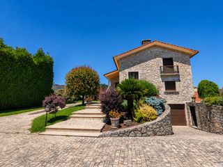 Casa a Tomiño. Una forma excepcional de vivir junto a portugal piscina, jardín