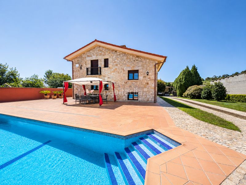 Foto cd7e3233-965b-4ec0-a837-6967c1e325f9. Casa amb calefacció piscina a Tomiño