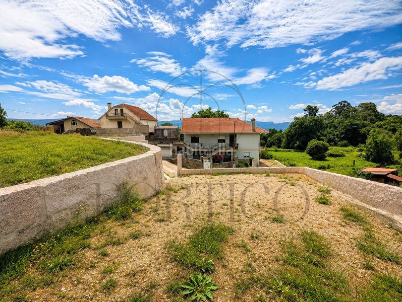 Foto 6dfde925-44f2-40a4-813b-385c242c65b1. Terreny residencial a Mos