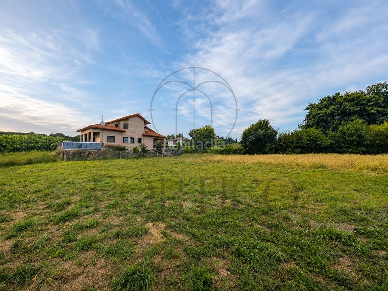 Foto ce14cb74-dcc4-4957-899c-ae0306ca6b21. Terreny residencial a Mos