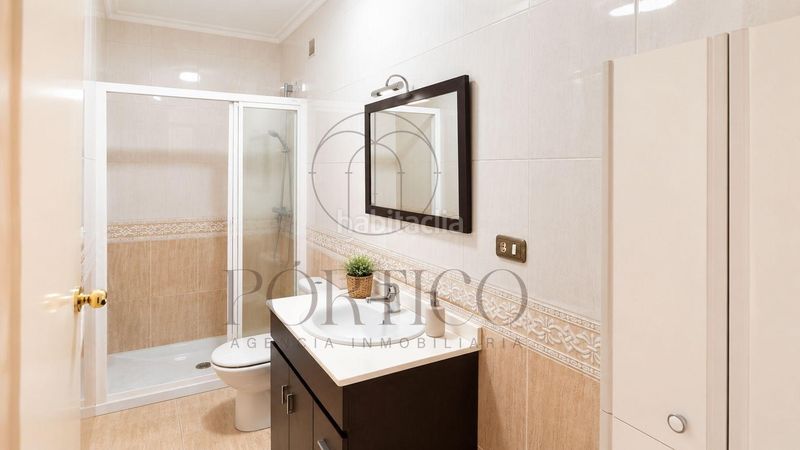 Foto 413d204f-e646-44a8-8fb4-e0ab9d78c0eb. Casa amb calefacció aparcament a Lavadores Vigo