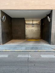Alquiler Parking coche en Carrer del taulat 78. Plaza grande