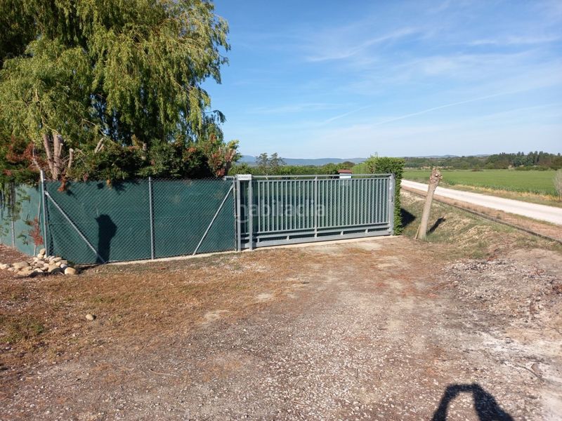 Foto eb676bf0-b940-459a-bdd4-480ef0b6fb34. Masia a Sangüesa