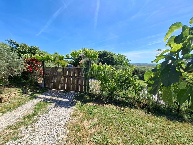 Foto f1eaceed-18c8-49b0-8a22-cc4b1b4ce1f4. Masia a Olite