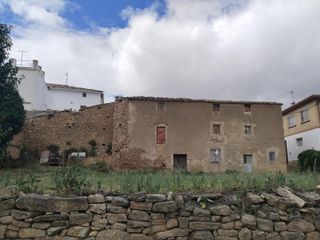 Haus in Aberin. Casa con terreno