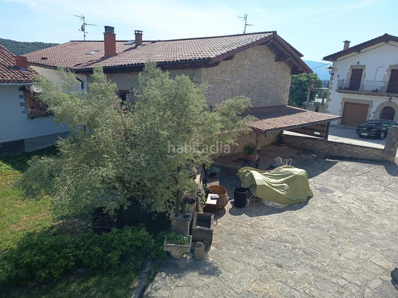 Foto 0b8f4d39-970a-417b-94bd-2f52d93c1125. Casa amb calefacció a Iza