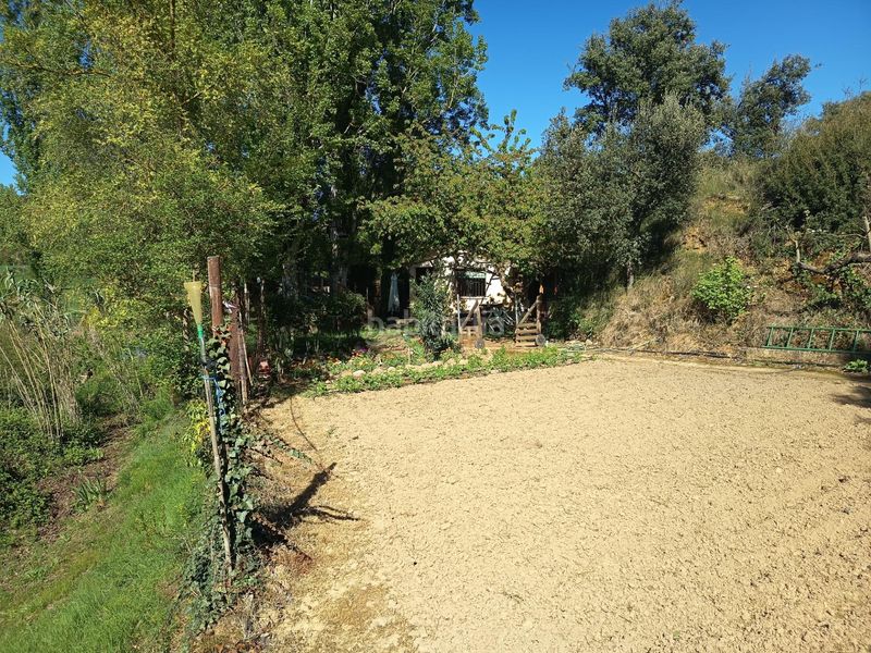 Foto a8bcd3b3-50f7-47bf-bab6-663d55bb4dc6. Finca rústica terreno con casa sansoain. en Leoz