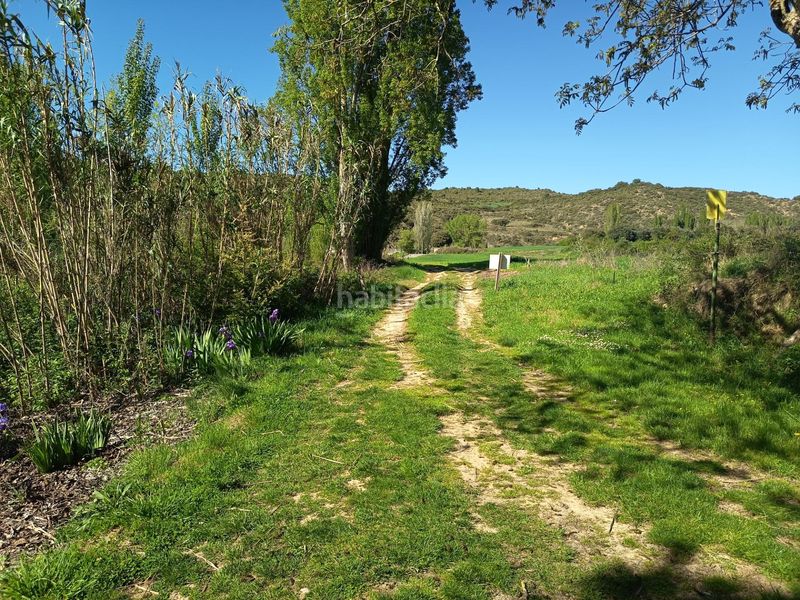 Foto d1c23df9-ee2a-4e87-b121-4ef043f70510. Finca rústica terreno con casa sansoain. en Leoz