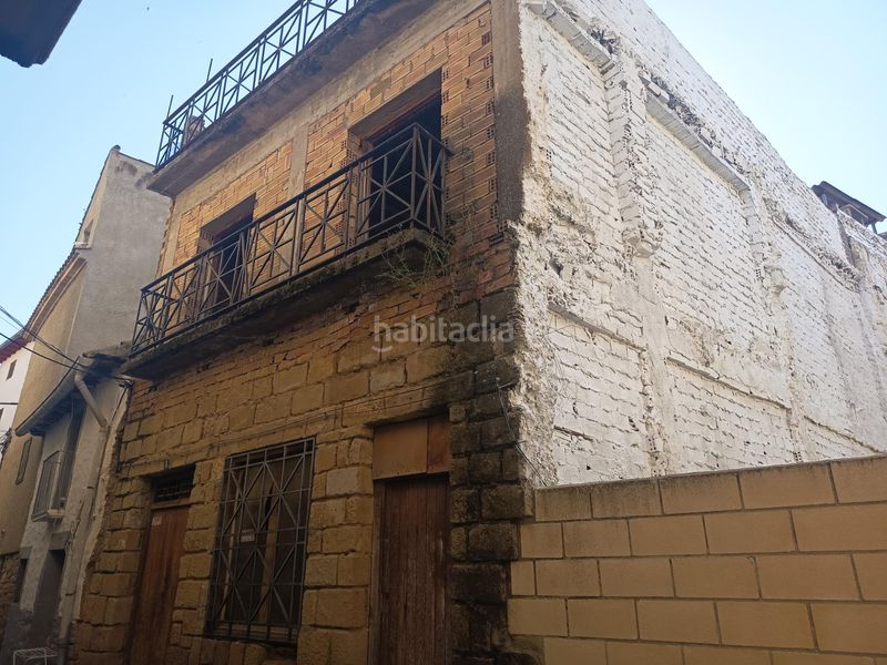 Foto f8401673-fb22-4a05-b251-da7d59650480. Casa edificio . en Carcastillo