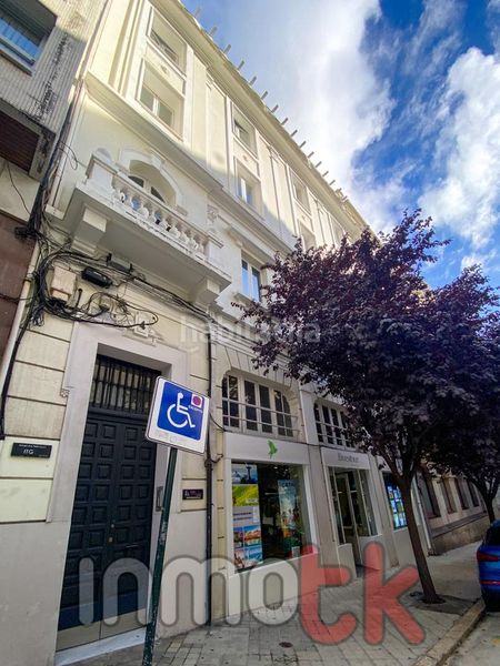 Foto 43f1e4cd-ff98-4409-9e6b-e5c795a6cfc4. Affitto ufficio in Ensanche Coruña (A)