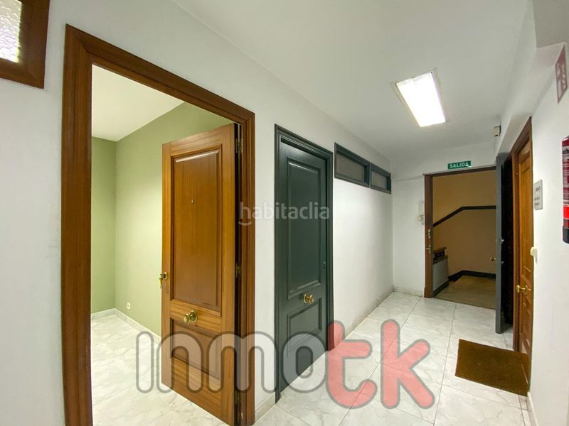 Foto a0dcfcfe-e5ea-4a79-bd10-c2f6f6e6b2f7. Affitto ufficio in Ensanche Coruña (A)