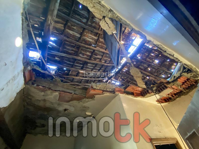Foto 1111591c-4b97-46e4-a683-18c98492605a. Casa amb aparcament a Betanzos