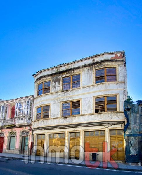 Foto c06346d5-e29c-4631-8681-2c161df46618. Casa amb aparcament a Betanzos