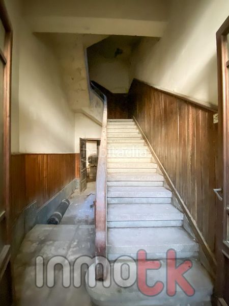 Foto e73c7607-d4e3-44f6-b7fa-5690d741f0c9. Casa amb aparcament a Betanzos