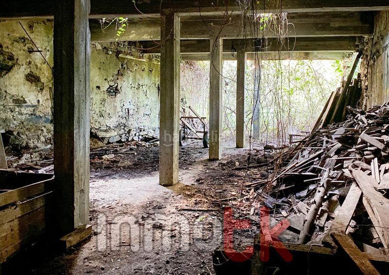 Foto ea3012b7-dc2b-4974-9128-168f0d673e0c. Casa amb aparcament a Betanzos