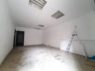 Local Comercial  R�a pintor seijo rubio. Amplio bajo en los castros